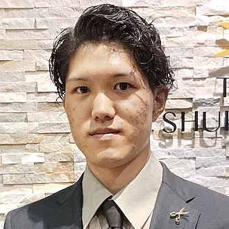 スーツスタイリスト松岡